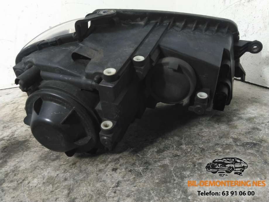 Frontlykt venstre halogen til VW Touran 2007-2010 (Type I, Fase 2)  (0301233201|1T1941005B|)