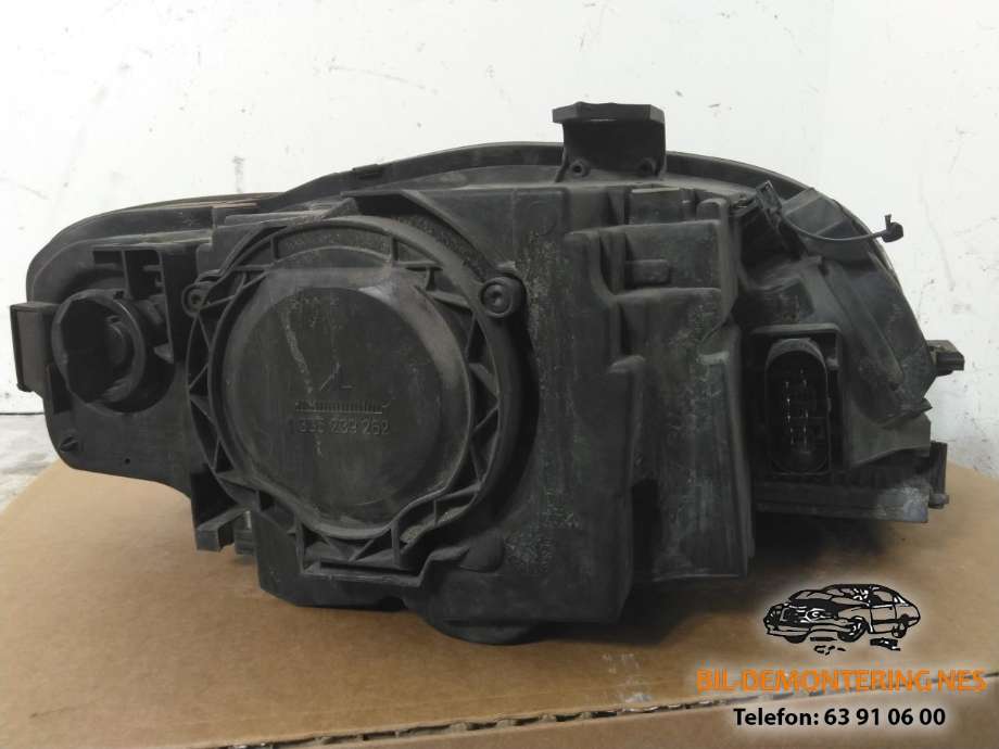 Frontlykt venstre xenon til Audi A4 2004-2008 (Type III) (B7) (B7) (8E0941003BM|0301219273|)