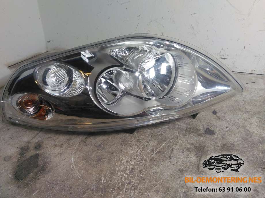 Frontlykt venstre halogen til Renault Master, 2014-->> (Type III, Fase 2)  