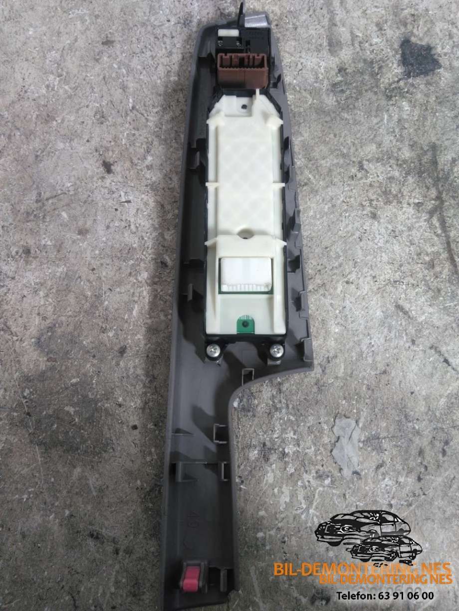Bryter ruteheis førerdørspanel til Toyota Prius +7 2012-2020 (Type III) (stasjonsvogn) (stasjonsvogn) 