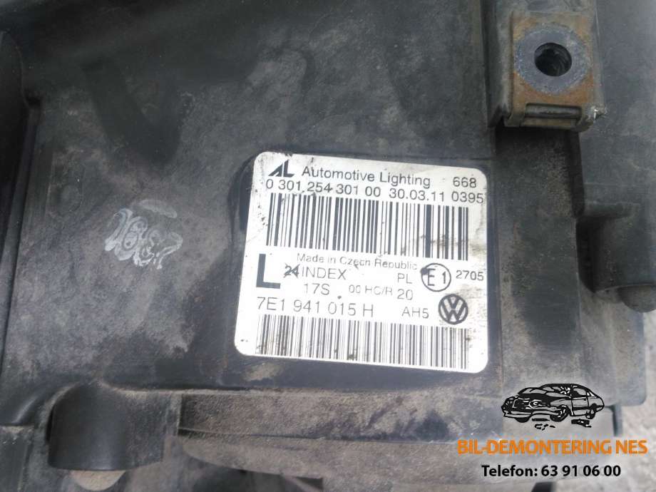 Frontlykt venstre halogen til VW Transporter / Caravelle 2009-2015 (Fase 2) (T5) (T5) 