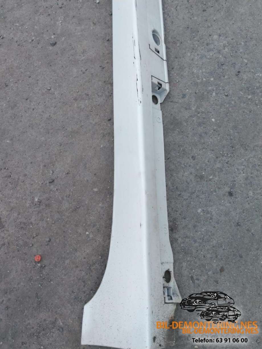 Kanalskjørt høyre til Toyota Yaris 2003-2005 (Type I, Fase 2)  