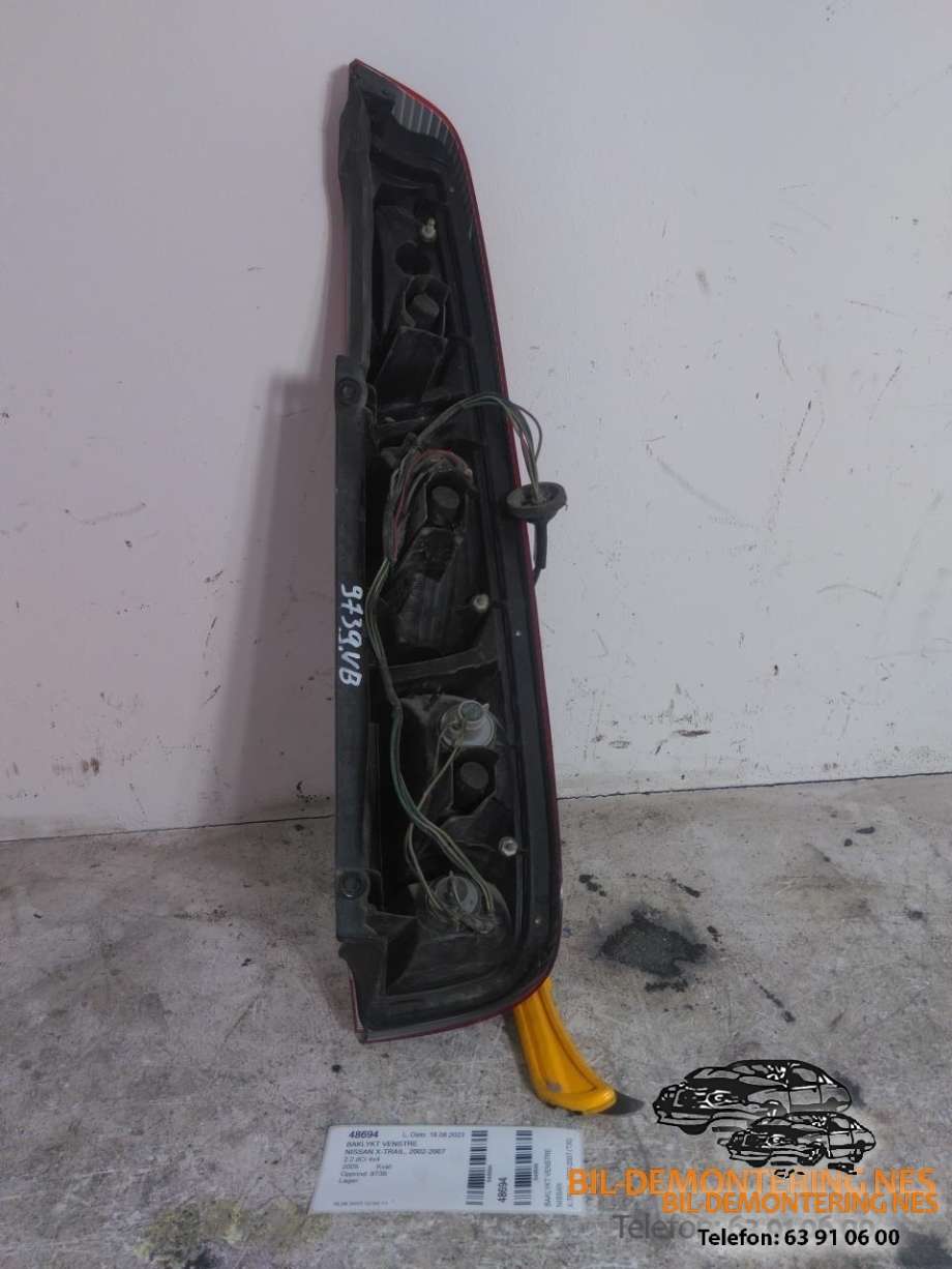 Baklykt venstre til Nissan X-Trail 2002-2007 (T30) (T30) 