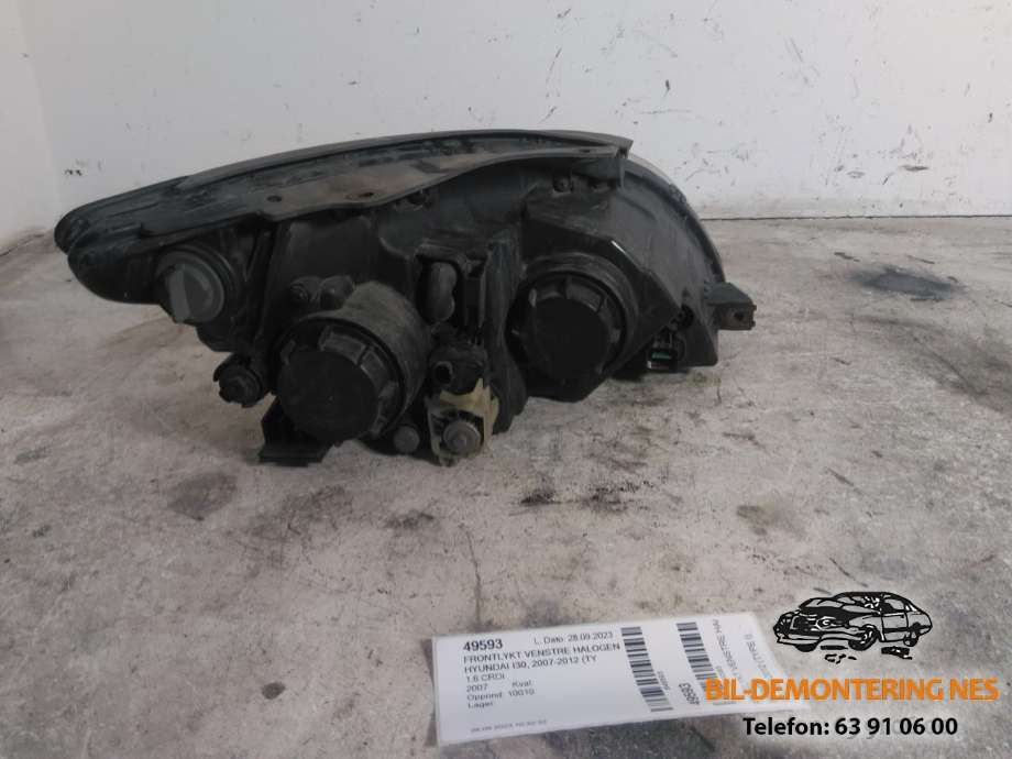 Frontlykt venstre halogen til Hyundai i30 2007-2012 (Type I) (92101-2LXXX|)