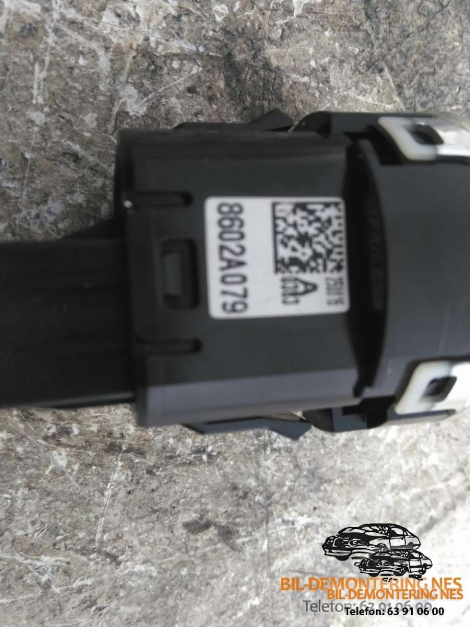 Bryter diverse til Mitsubishi Outlander 2015-->> (Type III, Fase 2)  (8602A079|)