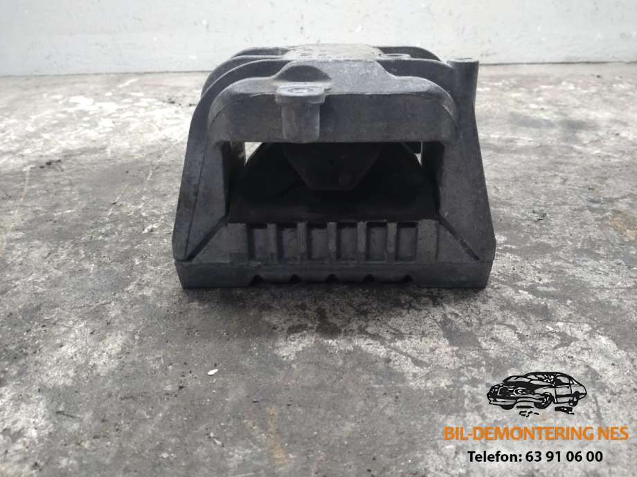 Motorfeste til VW Passat 2011-2015 (B7) (B7) (1K0199262|)