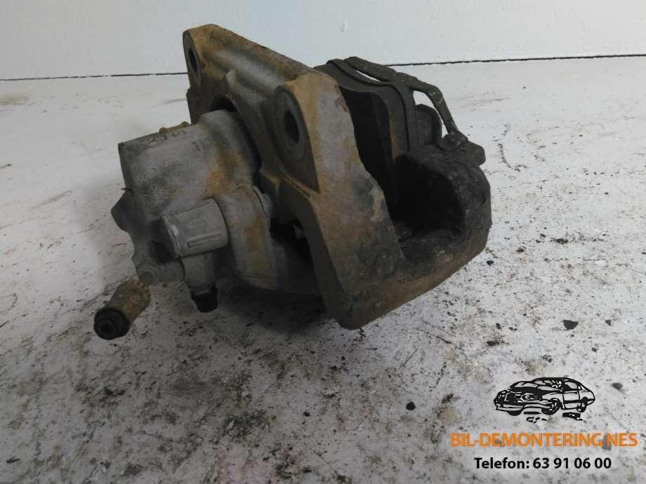 Bremsecaliper høyre foran til BMW X3 2010-2017 (F25) (F25) 