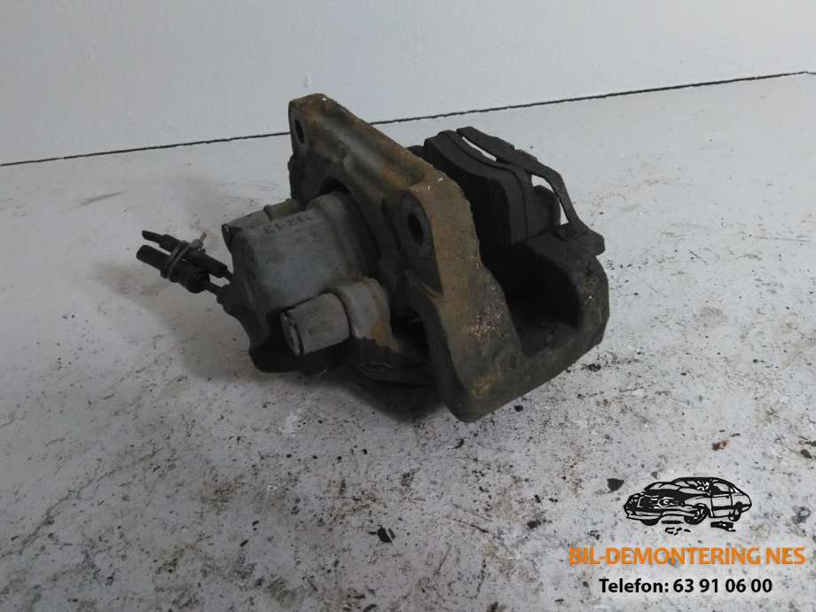 Bremsecaliper venstre foran til BMW X3 2010-2017 (F25) (F25) 