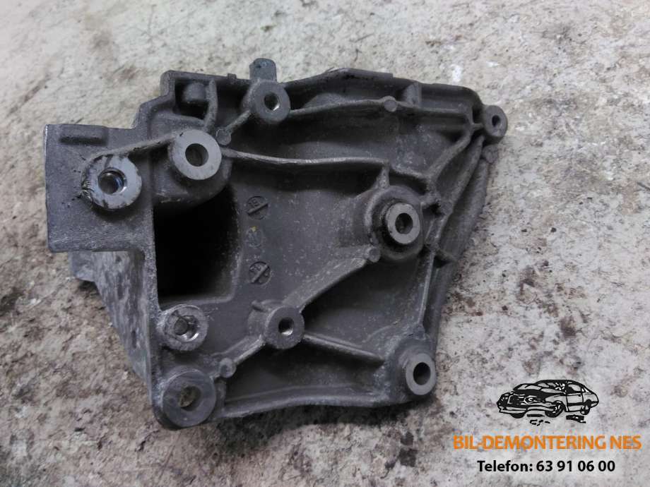 Dynamobrakett til Peugeot Partner 2015-2019 (Type II, Fase 2)  (9675508280|)