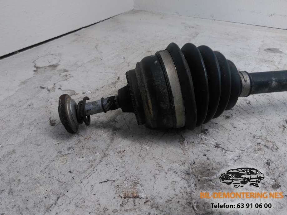 Drivaksel venstre foran, diesel/automat til BMW X3 2010-2017 (F25) (F25) (7598027|8 250 13 08 87 085|)