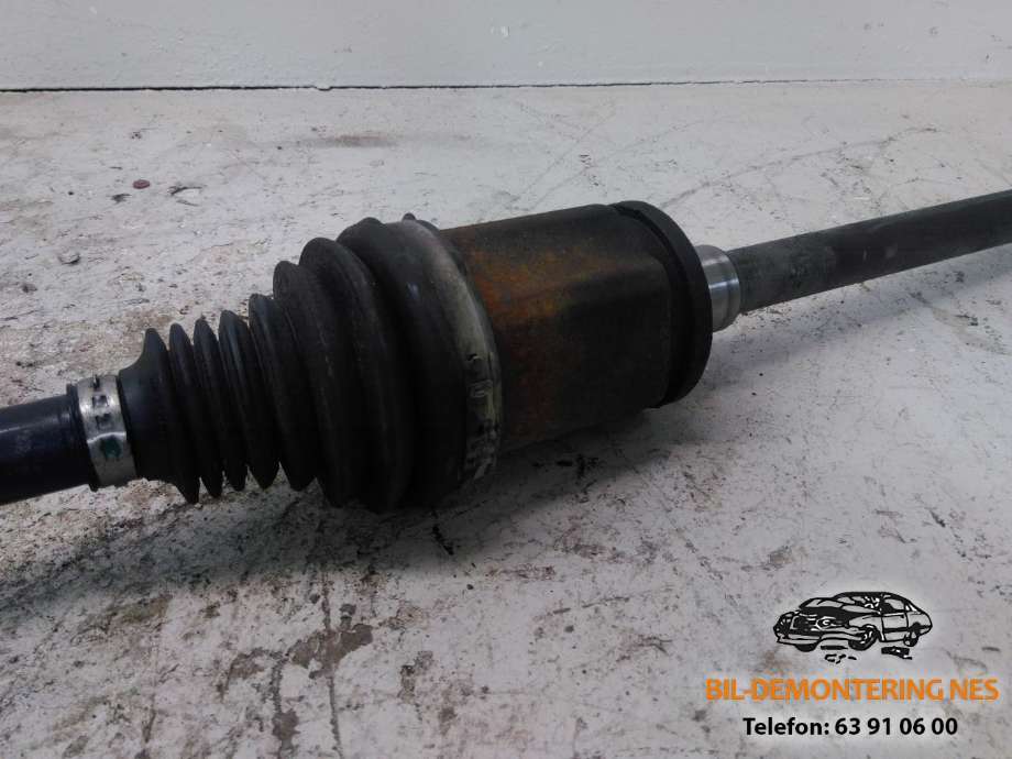 Drivaksel høyre foran, diesel/automat til BMW X3 2010-2017 (F25) (F25) (7598028|8 250 13 08 87 084|)