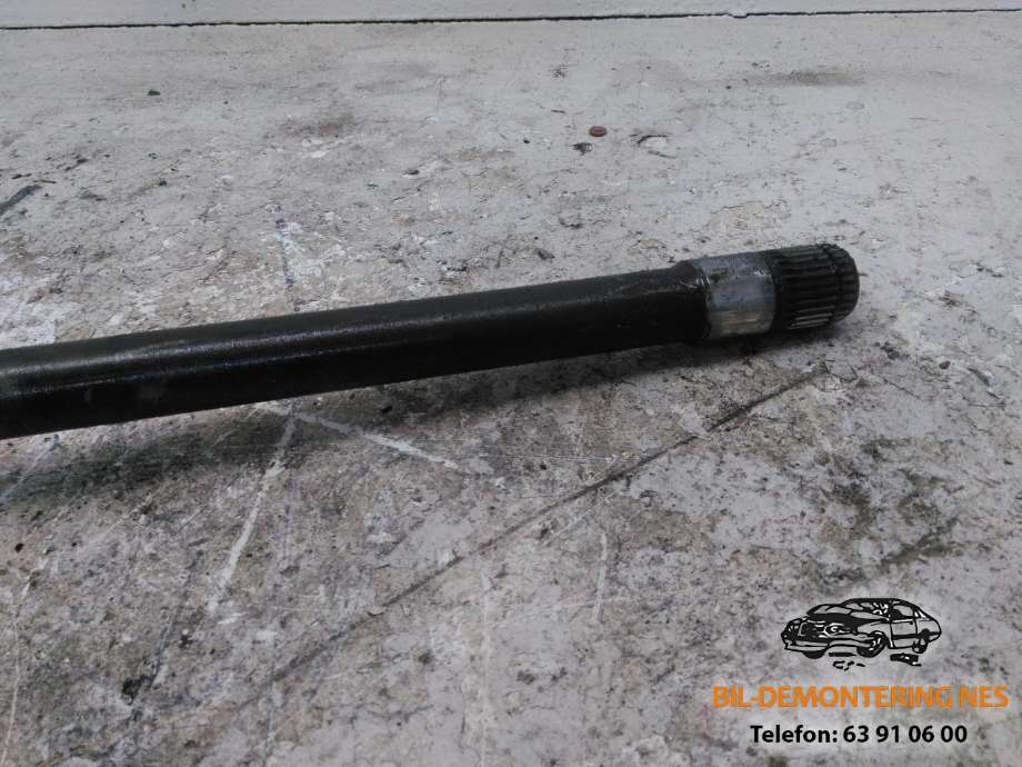 Drivaksel høyre foran, diesel/automat til BMW X3 2010-2017 (F25) (F25) (7598028|8 250 13 08 87 084|)