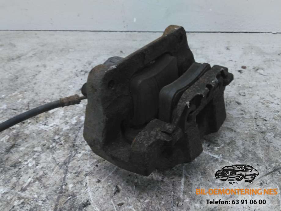 Bremsecaliper høyre foran til BMW X3 2010-2017 (F25) (F25) 