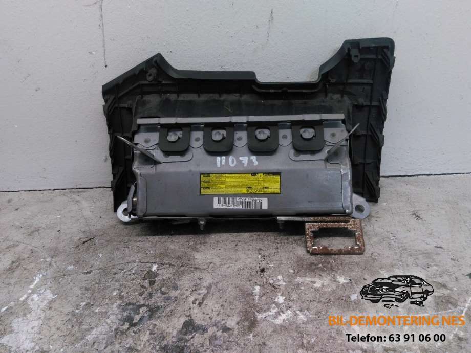 Airbag kne til Toyota Avensis 2009-2015 (Type III, Fase 1)  (2J0W82210M65|)