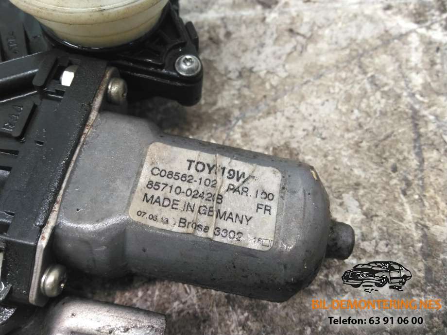 Ruteheis høyre foran til Toyota Auris 2015-2019 (Type II, Fase 2)  (85701-02010|)