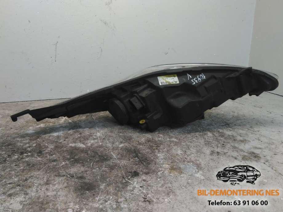 Frontlykt venstre halogen til Ford Fiesta 2008-2012 (Type VI, Fase 1)  (8A61-13WC 30 CG|)