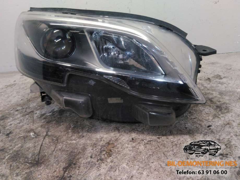 Frontlykt høyre xenon til Peugeot Expert 2016-->> (Type III) (9808235780-00|)
