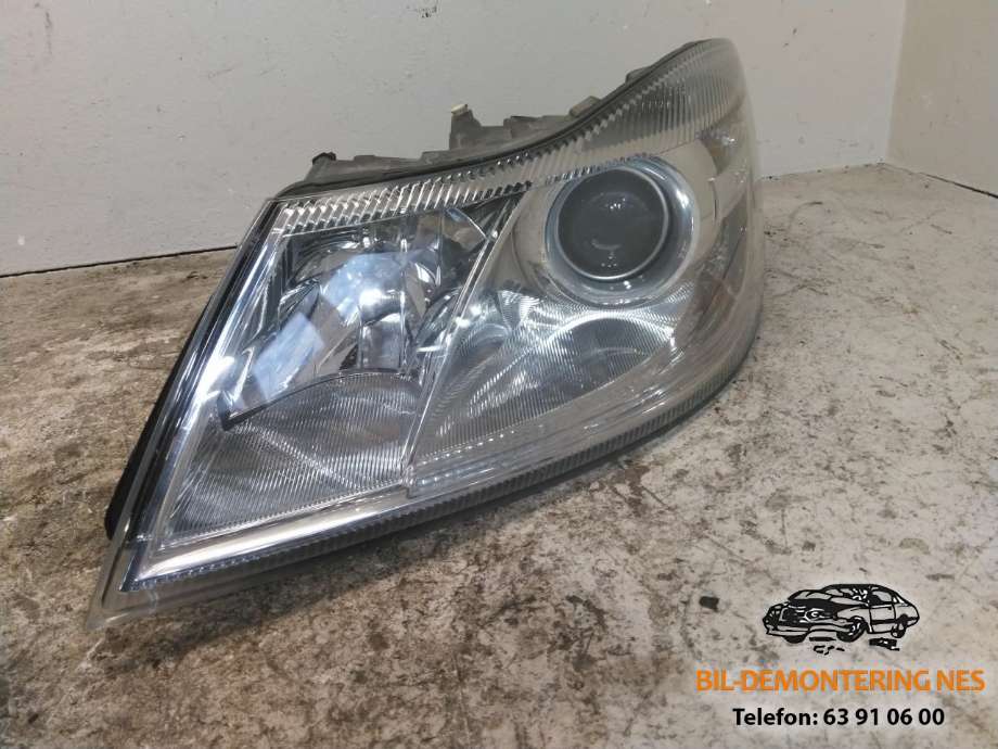 Frontlykt venstre halogen til Škoda Octavia 2009-2013 (Type II, Fase 2)