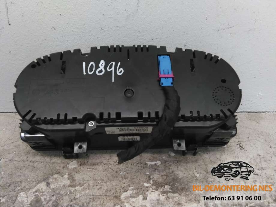 Instrumentpanel til VW Caddy 2010-2015 (Type III, Fase 2)  (2K0920 876F|)