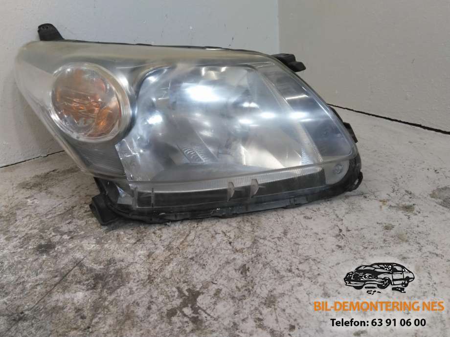 Frontlykt høyre halogen til Toyota Urban Cruiser, 2009-2014  