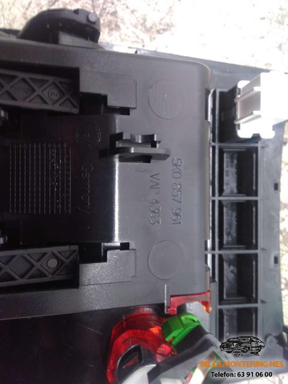 Dashbord askebeger til VW Golf VI 2008-2012  (5K0857961|)