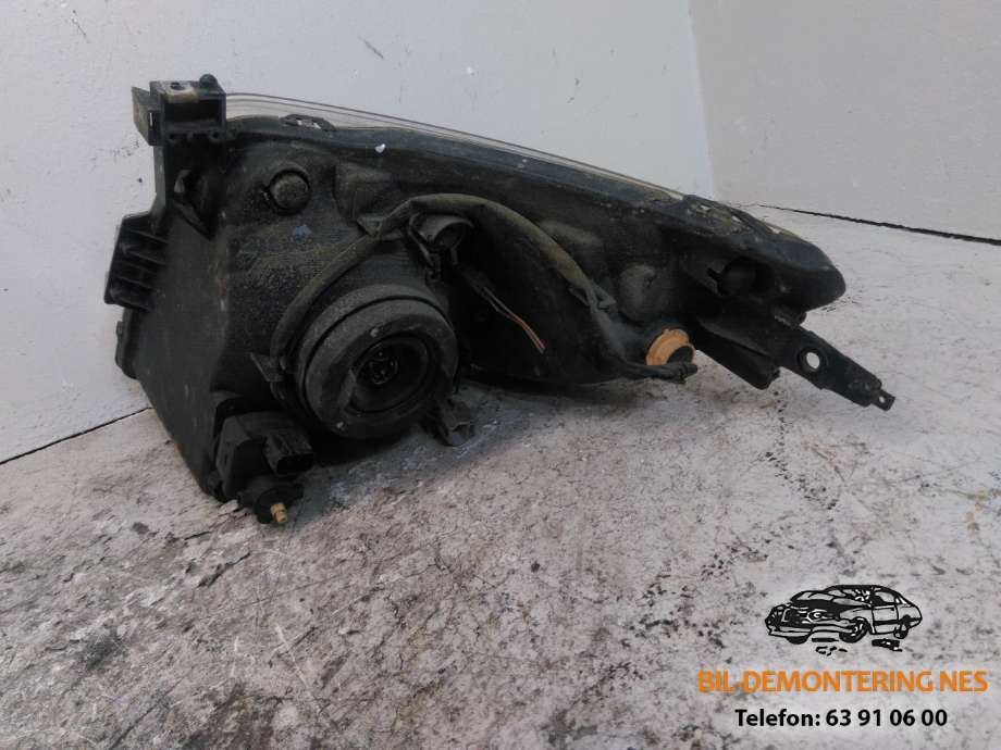 Frontlykt høyre halogen til Suzuki Swift 2005-2010