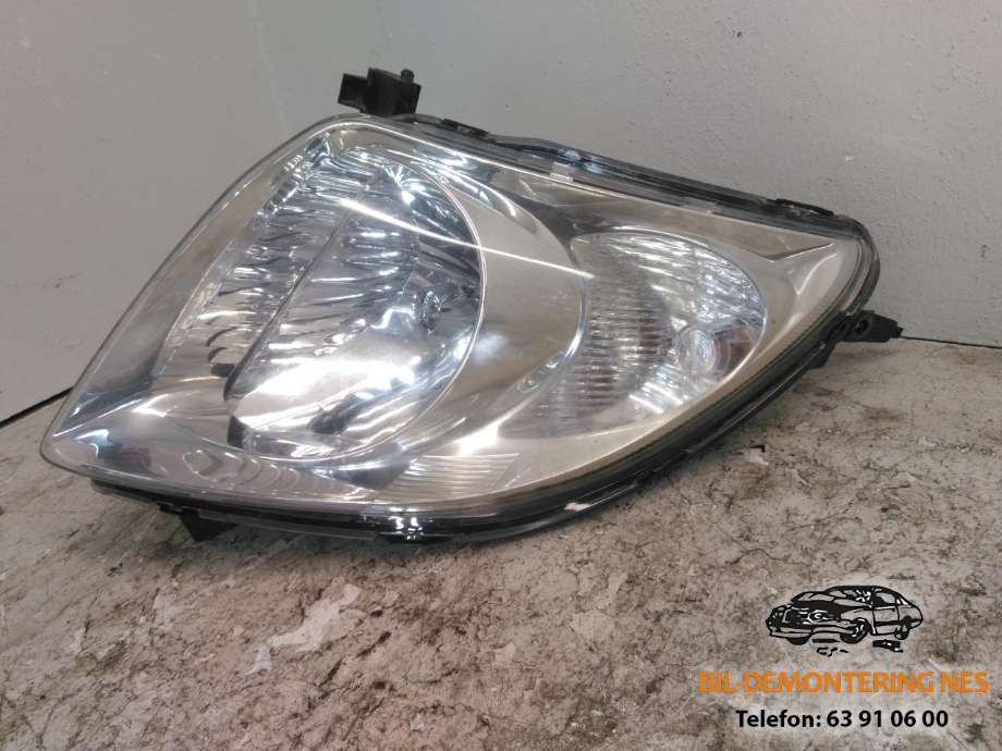Frontlykt venstre halogen til Suzuki Swift 2005-2010