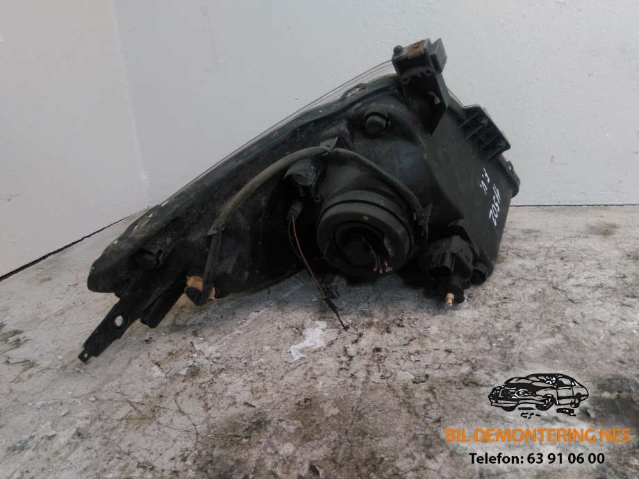 Frontlykt venstre halogen til Suzuki Swift 2005-2010