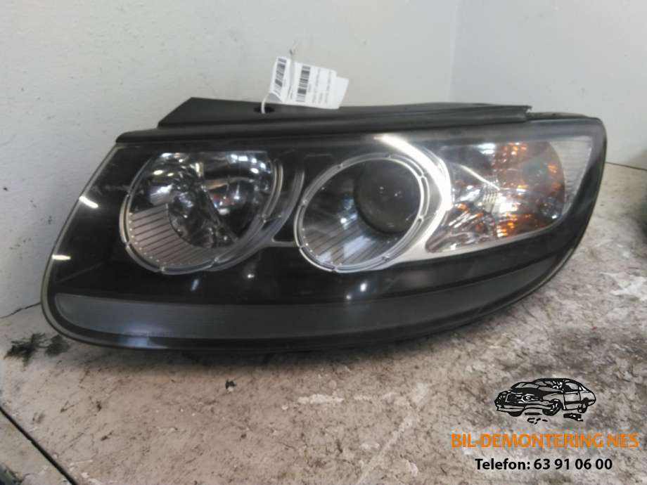 Frontlykt venstre halogen til Hyundai Santa Fe, 2006-2009 (Type II, Fase 1) (02A011B00)