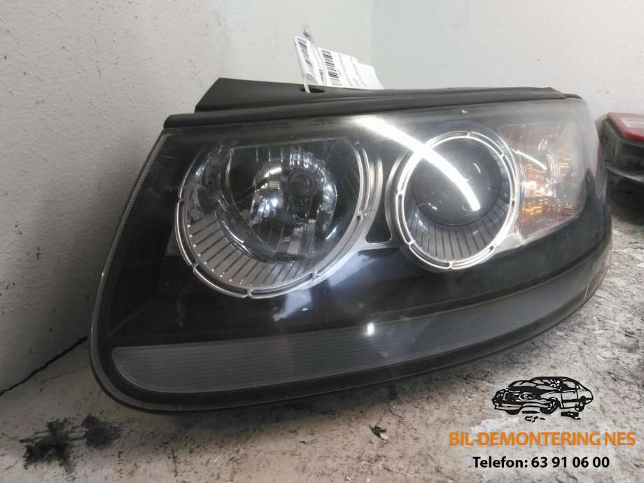 Frontlykt venstre halogen til Hyundai Santa Fe 2006-2009 (Type II, Fase 1) (02A011B00|)