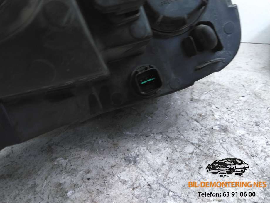 Frontlykt venstre halogen til Hyundai Santa Fe 2006-2009 (Type II, Fase 1) (02A011B00|)