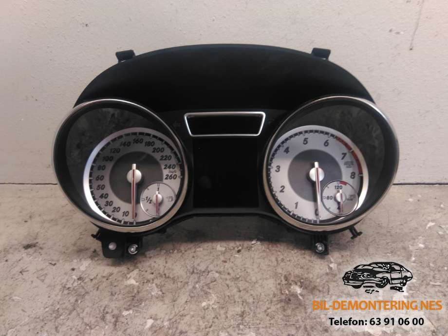 Speedometer til Mercedes GLA, 2014-2020 (X156) (X156) (A1569003901)