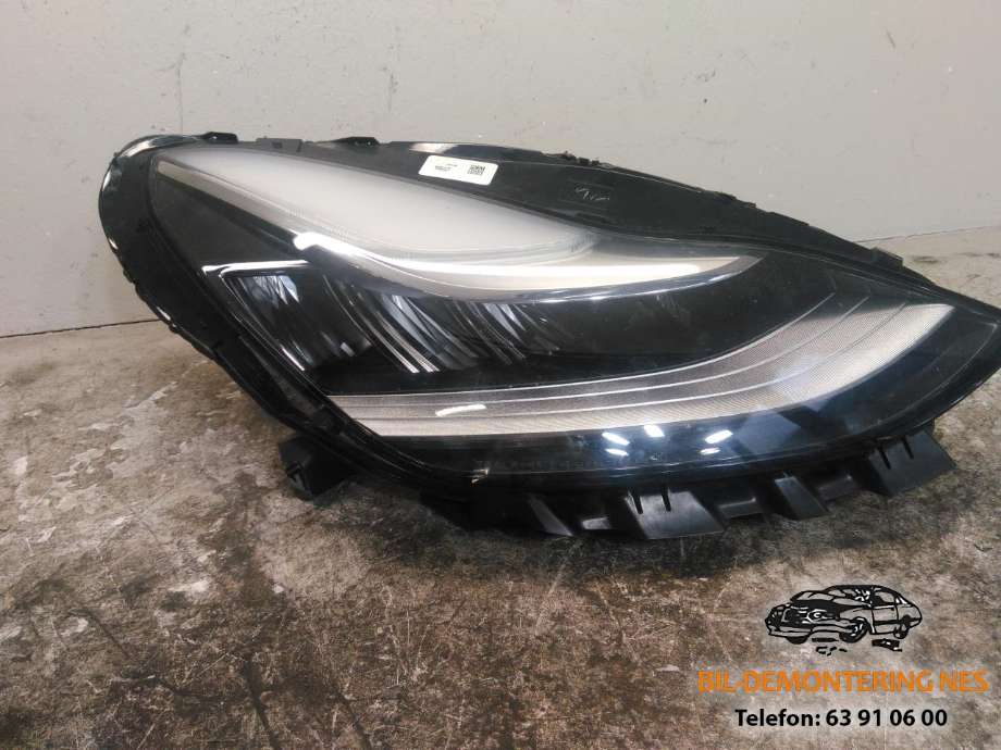 Frontlykt høyre full-LED til Tesla Model 3 2018-2023 (Fase 1)  