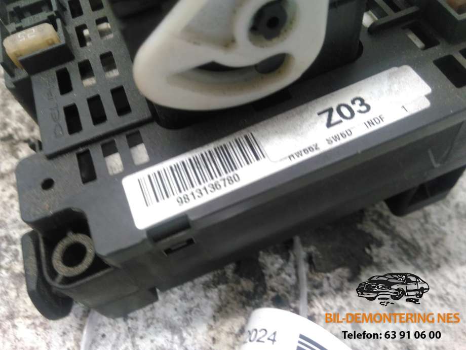 Sikringsboks til Peugeot 5008 2017-->> (Type II)  (9813136780|)