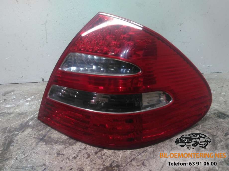Baklykt høyre til Mercedes E-Klasse 2002-2006 (Fase 1) (W211) (W211) (A2118200564|)