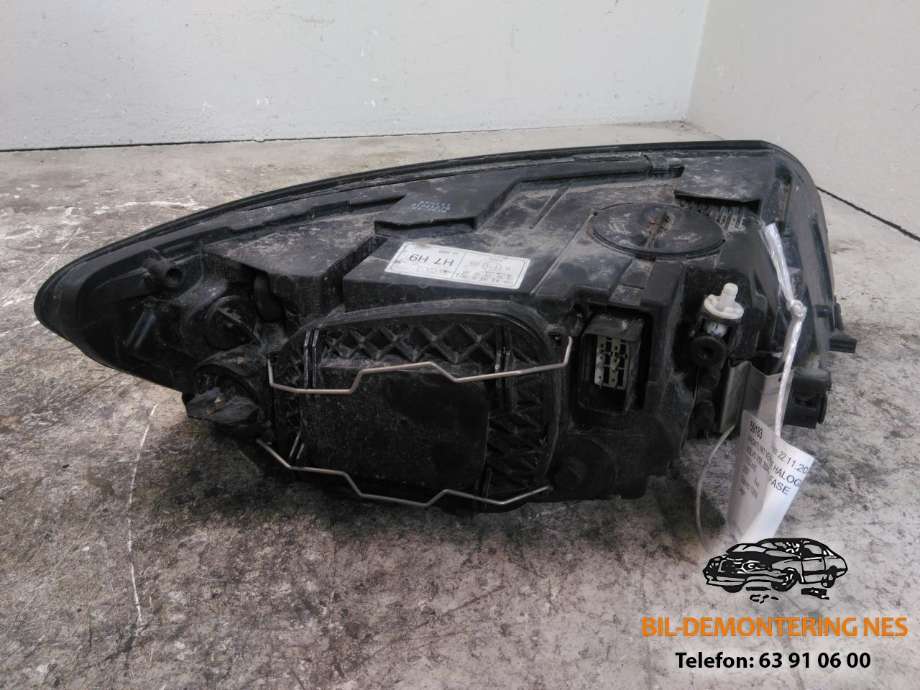 Frontlykt venstre halogen til Volvo V50 2004-2007 (Fase 1)