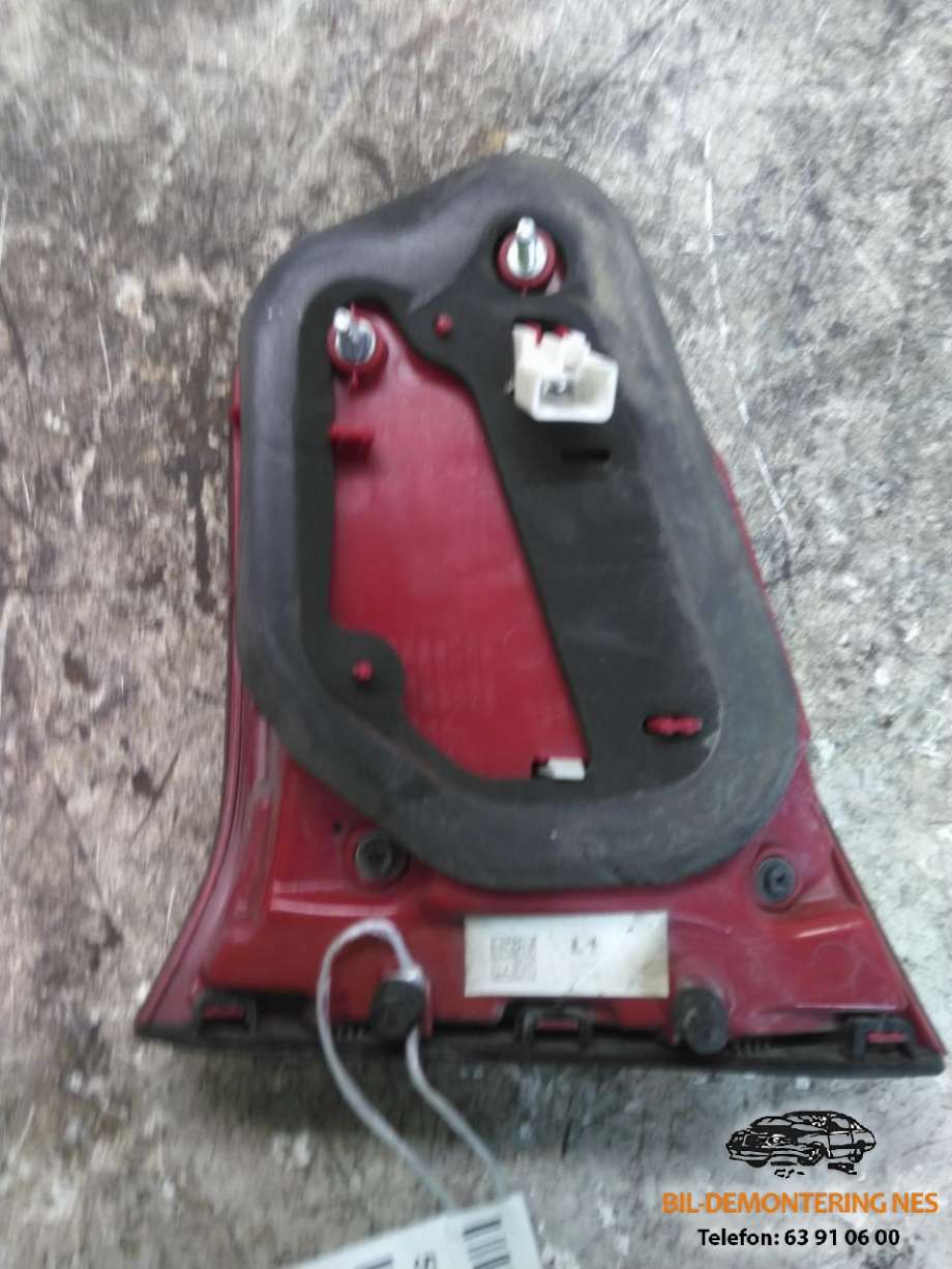 Baklykt venstre indre til Kia Sportage 2010-2016 (Type III)  (924063W010|)