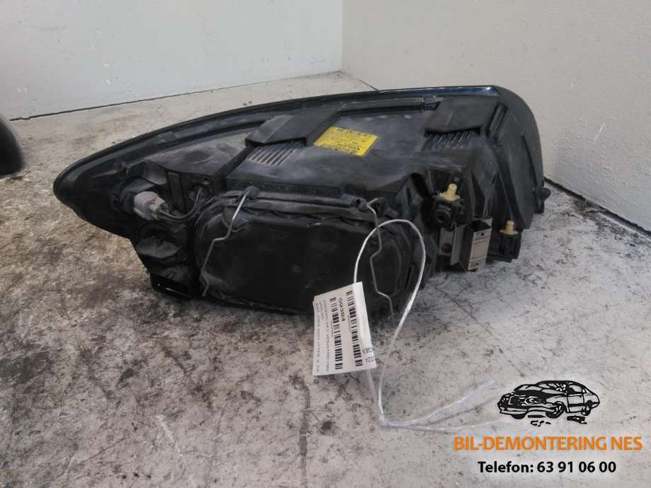 Frontlykt venstre halogen til Volvo S40 2004-2007 (Type II, Fase 1)  (30698873|)
