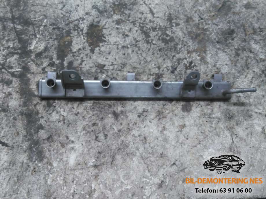 Dyseskinne (fuelrail) til Suzuki Swift, 2005-2010