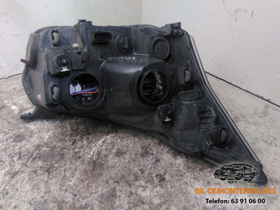 Frontlykt venstre halogen til Ford Transit 2014-->>  