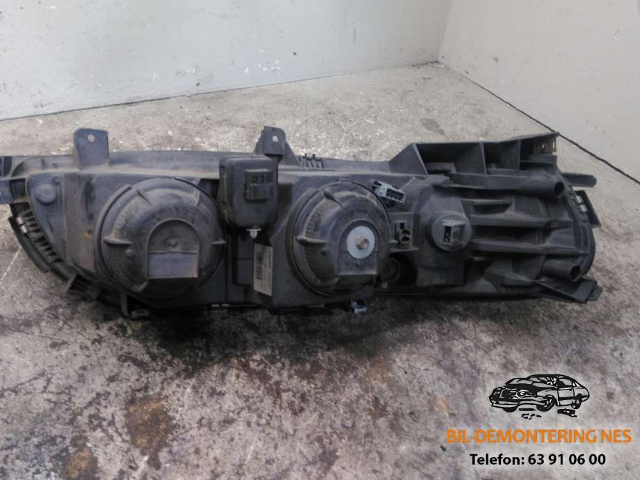 Frontlykt venstre halogen til Volvo S60 2000-2004 (Type I, Fase 1)  (8693577|89007859|)