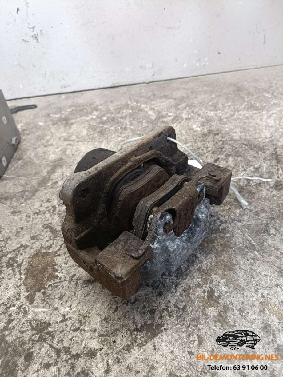 Bremsecaliper venstre foran til BMW 5-Serie 2010-2017 (F10/F11) (F10/F11) 