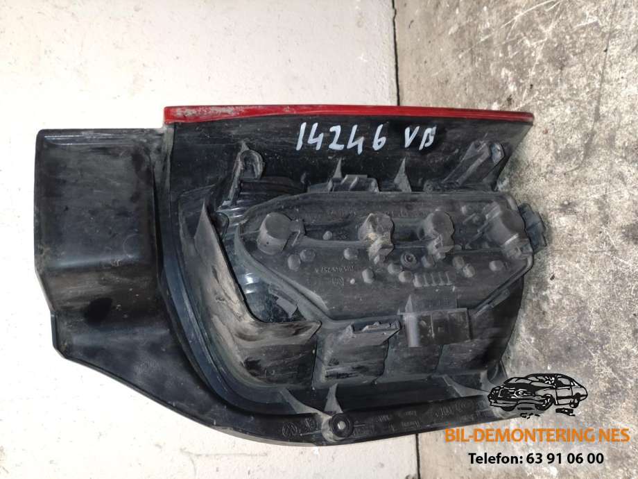 Baklykt venstre til VW Transporter / Caravelle 2009-2015 (Fase 2) (T5) (T5) 