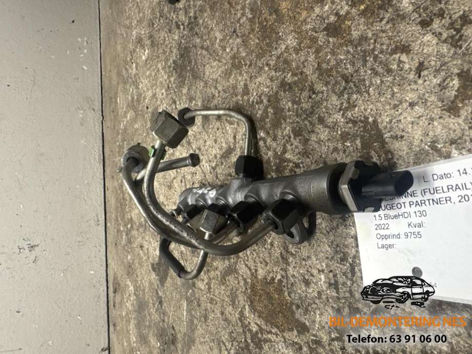 Dyseskinne (fuelrail) til Peugeot Partner 2019-->> (Type III)  (BOSCH|9821399680|)