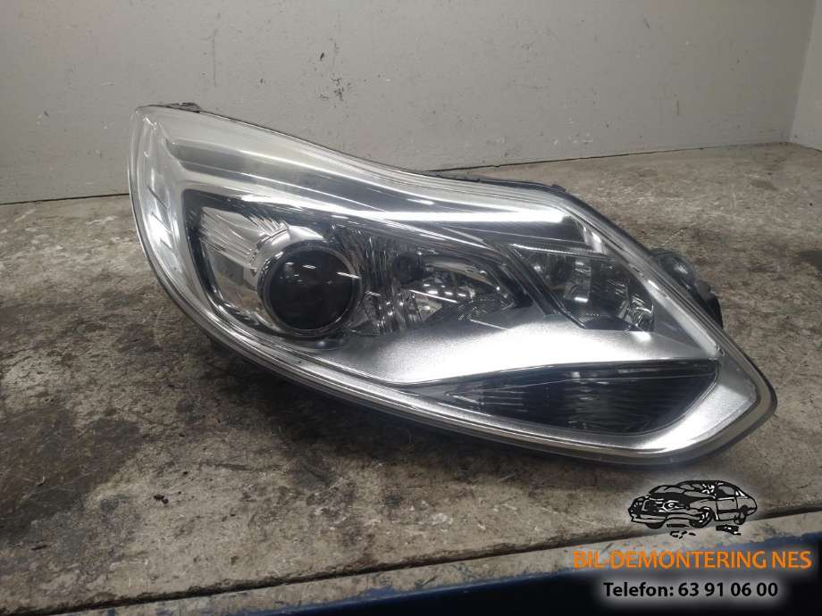 Frontlykt høyre halogen til Ford Focus, 2011-2014 (Type III, Fase 1)  