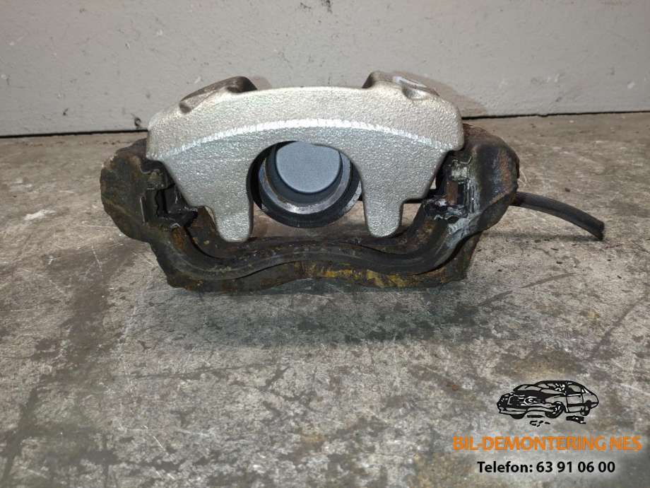 Bremsecaliper venstre foran til Toyota Avensis 2009-2015 (Type III, Fase 1)