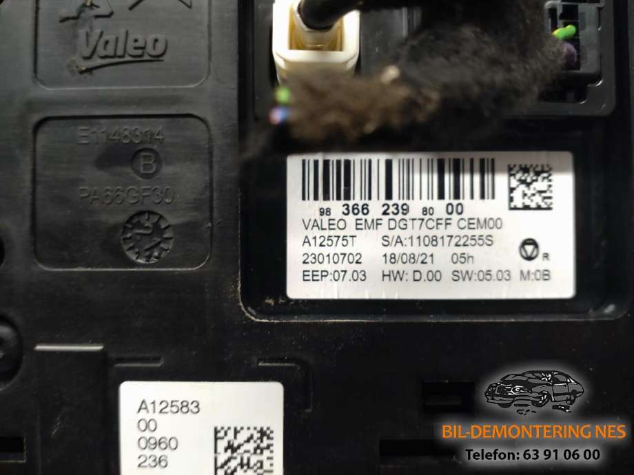 Bilstereo navigasjon skjerm til Peugeot e-208 2019-->>  (983662398000|)