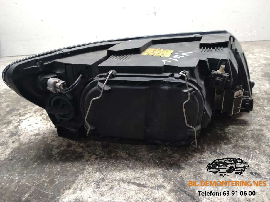 Frontlykt venstre halogen til Volvo V50 2004-2007 (Fase 1)  (30698885|)