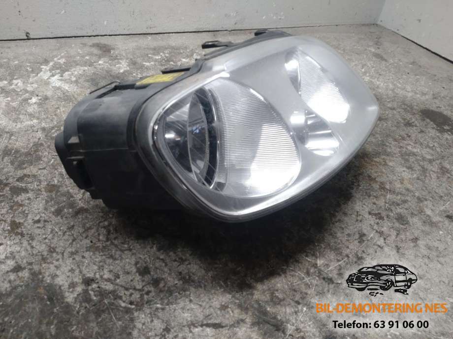 Frontlykt høyre halogen til VW Caddy 2004-2010 (Type III, Fase 1)  (1K0941006B|)