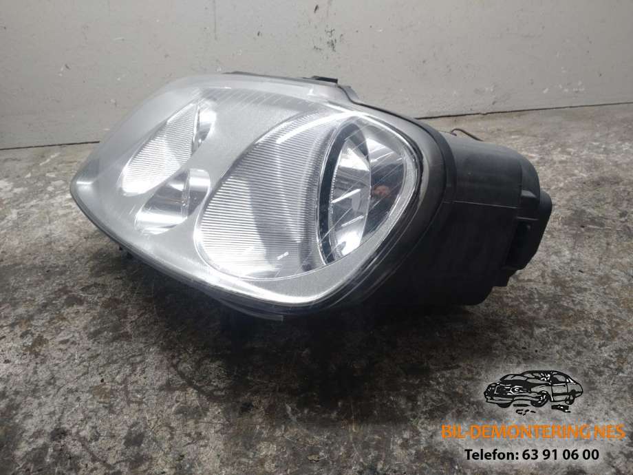 Frontlykt venstre halogen til VW Caddy 2004-2010 (Type III, Fase 1)  (2K0941005D|)